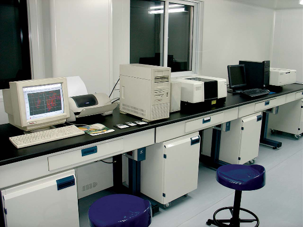 南京大學(xué)實驗室家具廠家，南京高校實驗室家具廠家